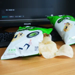 Casual Office Snacks Net Celebrity Puffed Food and Flavor Processed Potato Chips Baby Potato Chips 30 g Mustard Flavor