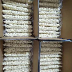 China Peeled Garlic Vacuum Packed