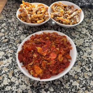 Factory price High Quality Dehydrated Tomato Air Dried Tomato Flakes