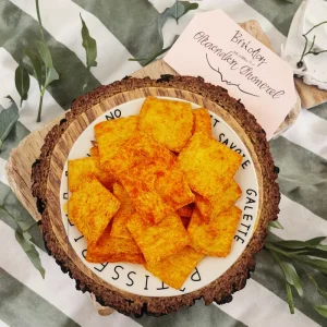 Handmade Variety Pack Healthy Snacks for Friends Dating Dried Strawberries Potatoes Hard Chips Flavor Directly Shipped