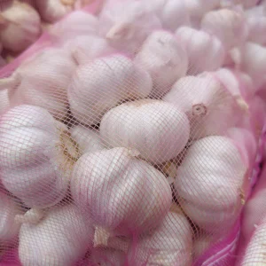 New Crop Fresh Chinese Garlic 4.5 5.0cm Size Red & White Varieties Price 10kg Mesh Bag for Export