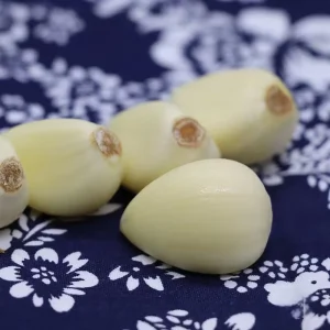 Organic Fresh Peeled Liliaceous Vegetable Garlic Food Grade 5cm 0.05kg Factory Direct Shandong China HELI 12 Months Shelf Life